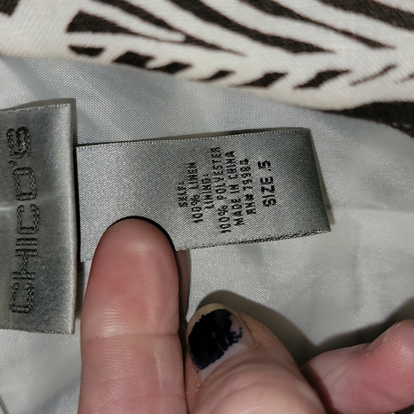 *Chico's size 5 or.5 ?cotton-linen button-up full just noticed the tag may have - Picture 5 of 7